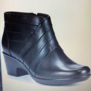 Clarks Malia Hue Booties